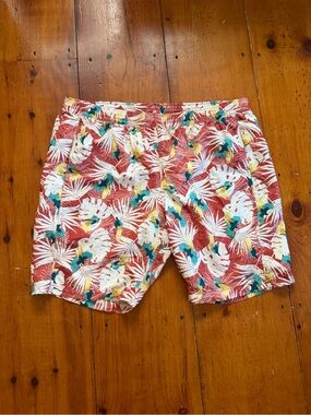 Duluth Trading Co Red Tropical Print Athletic Shorts